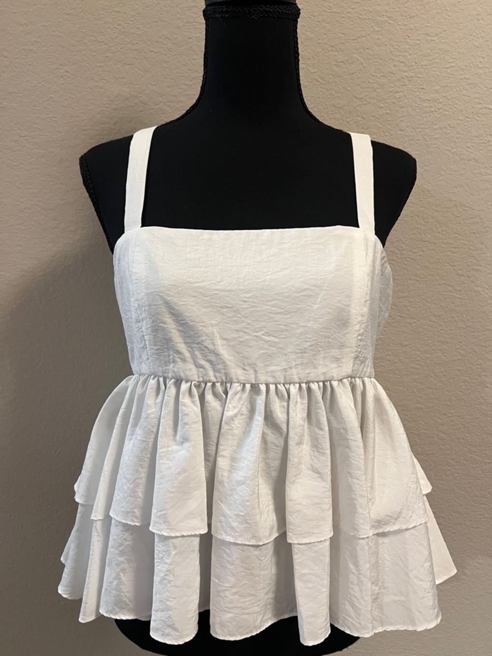Cinq à Sept White Tiered Ruffle Peplum Top NWT Size M